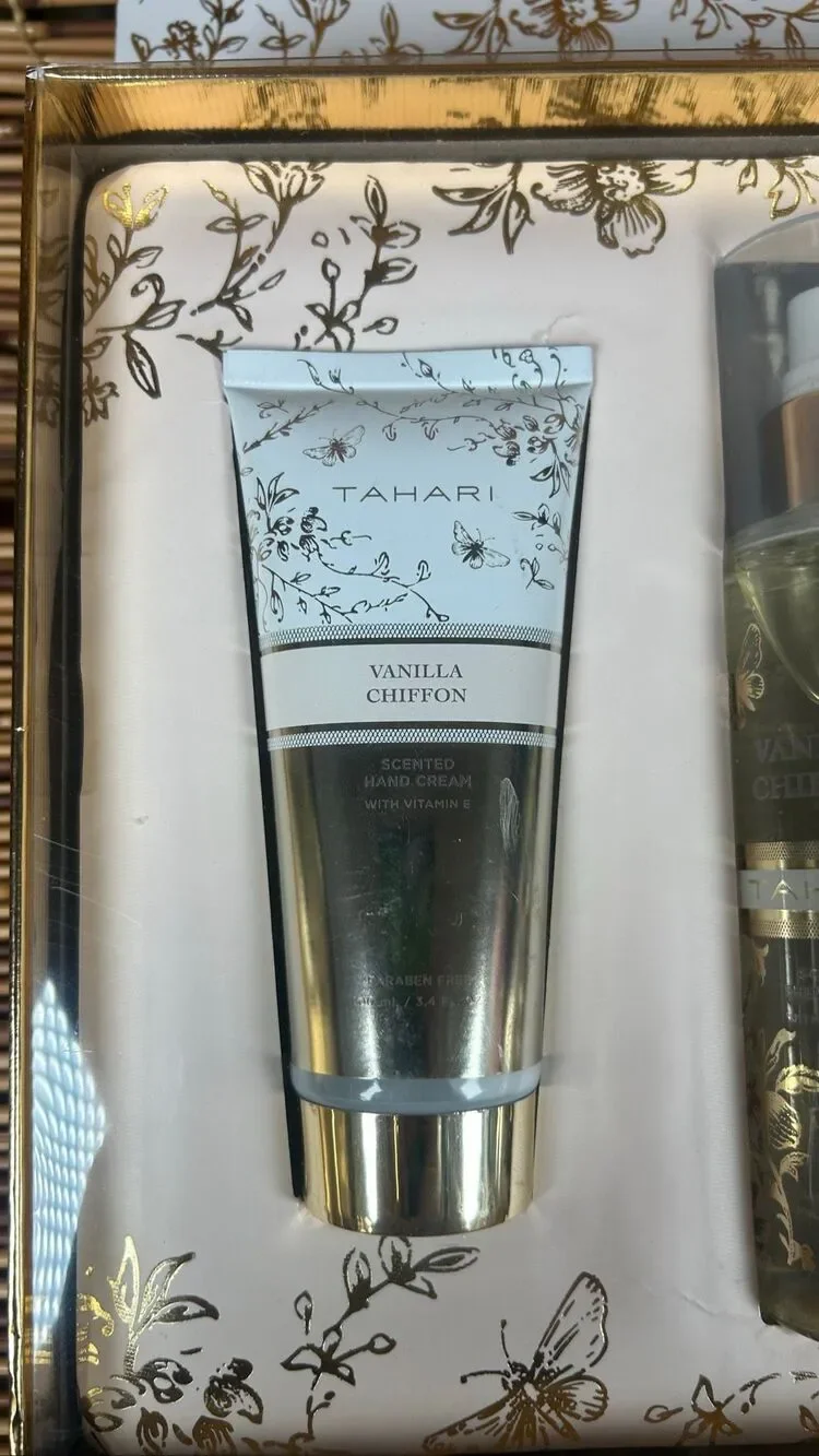 Tahari Vanilla Chiffon Hand Cream Shower Gel and Body Scrub Set New